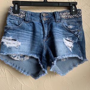 Distress floral pockets